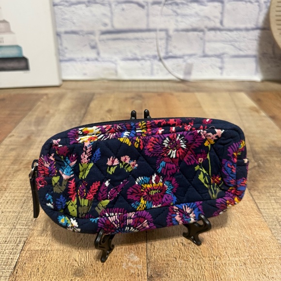 Vera Bradley Midnight Wildflowers Makeup Brush & Pencil Quilted Cosmetic Bag EUC - Picture 9 of 11